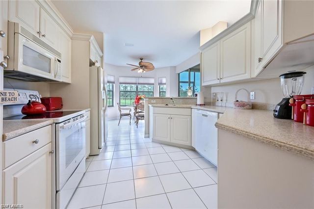 6065 Pinnacle LN 1001, Naples, FL 34110