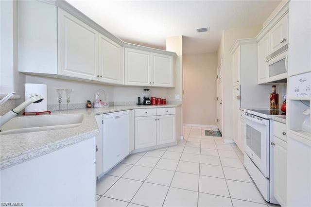 6065 Pinnacle LN 1001, Naples, FL 34110