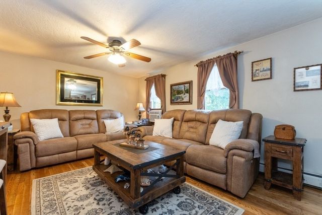 12 Ridgeway Ave, Billerica, MA 01821