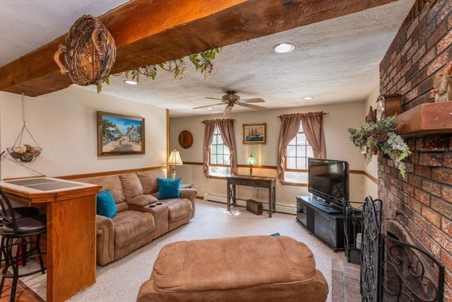 12 Ridgeway Ave, Billerica, MA 01821