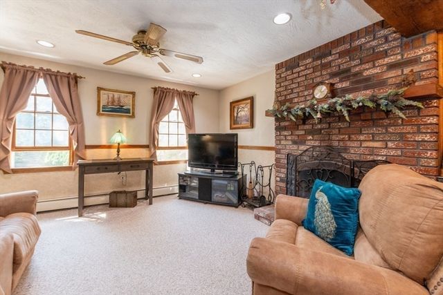 12 Ridgeway Ave, Billerica, MA 01821