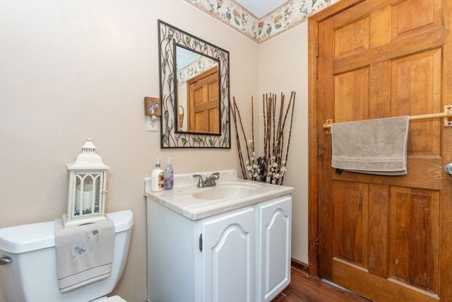 12 Ridgeway Ave, Billerica, MA 01821