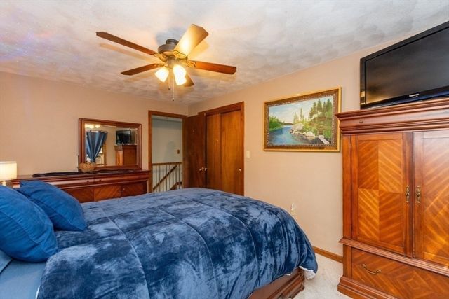 12 Ridgeway Ave, Billerica, MA 01821