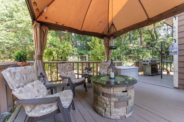 12 Ridgeway Ave, Billerica, MA 01821