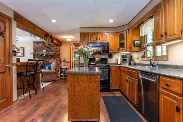 12 Ridgeway Ave, Billerica, MA 01821