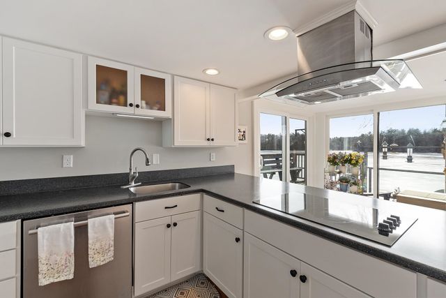 9 Casey Road, East Kingston, NH 03827