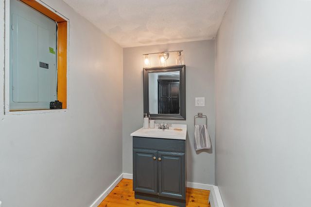 9 Casey Road, East Kingston, NH 03827