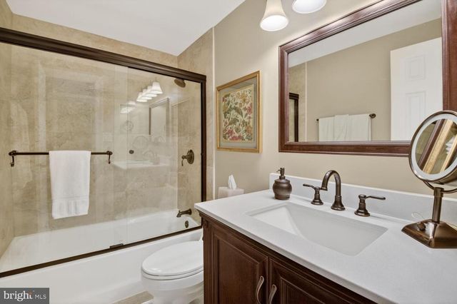 2121D N MONROE ST, Arlington, VA 22207