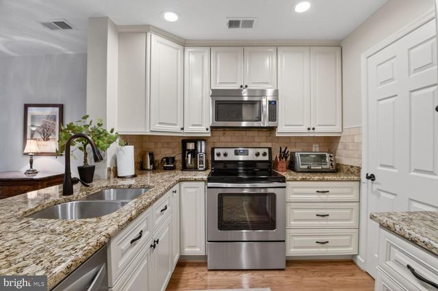 2121D N MONROE ST, Arlington, VA 22207