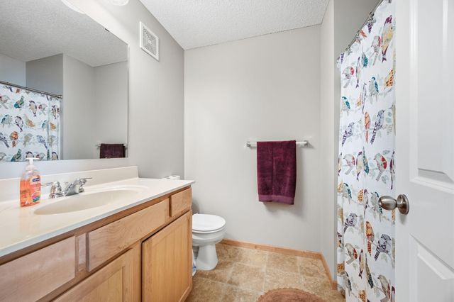 3425 Hazel Trail D, Woodbury, MN 55129