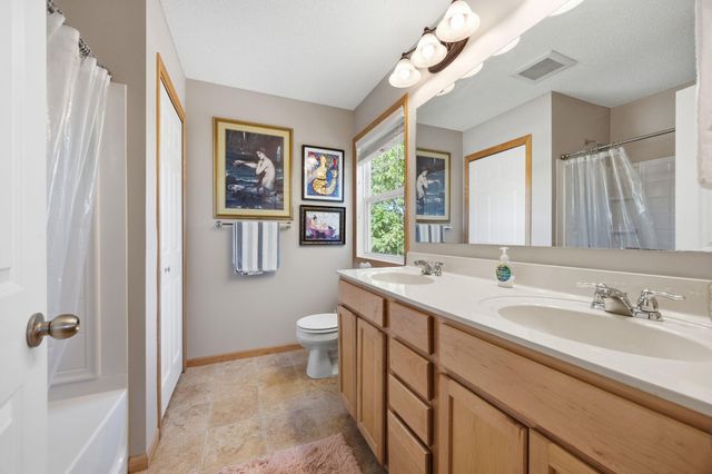 3425 Hazel Trail D, Woodbury, MN 55129
