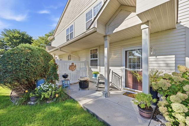 3425 Hazel Trail D, Woodbury, MN 55129