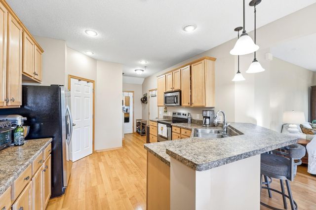 3425 Hazel Trail D, Woodbury, MN 55129