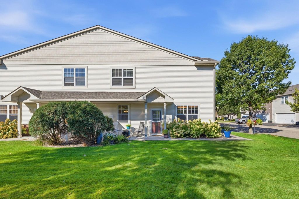 3425 Hazel Trail D, Woodbury, MN 55129 — photo 2