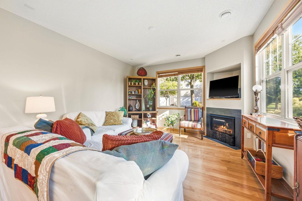 3425 Hazel Trail D, Woodbury, MN 55129 — photo 3