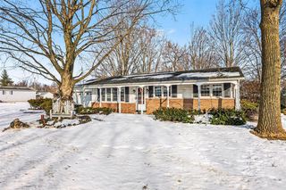 718 S Douglas Avenue, Three Rivers, MI 49093