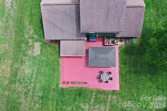 5438 Winding Oak Drive, Hickory, NC 28602