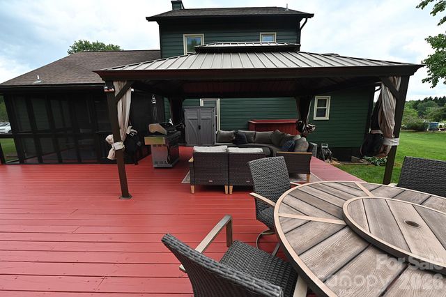 5438 Winding Oak Drive, Hickory, NC 28602