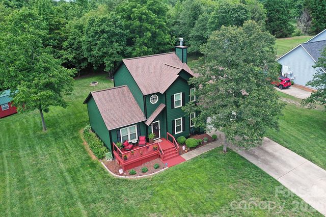 5438 Winding Oak Drive, Hickory, NC 28602