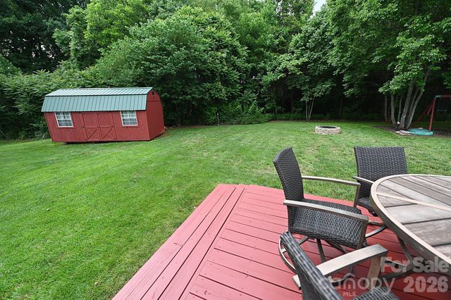 5438 Winding Oak Drive, Hickory, NC 28602