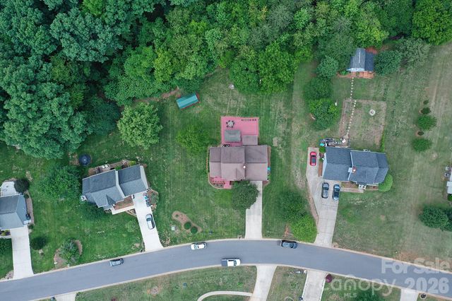 5438 Winding Oak Drive, Hickory, NC 28602