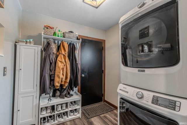 9285 E Sleepy Hollow Parkway, Cromwell, IN 46732