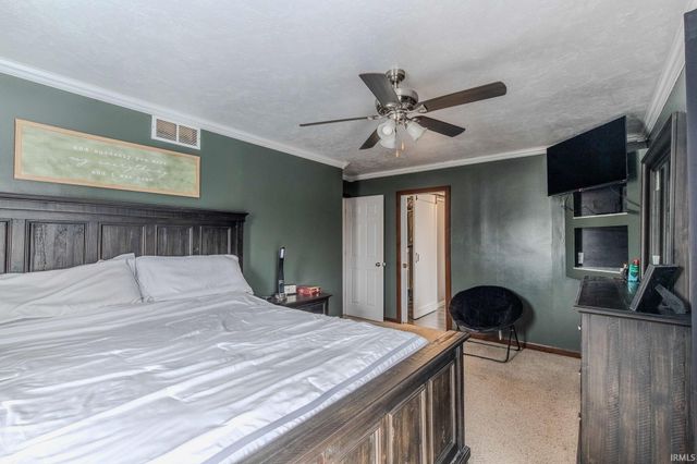 9285 E Sleepy Hollow Parkway, Cromwell, IN 46732