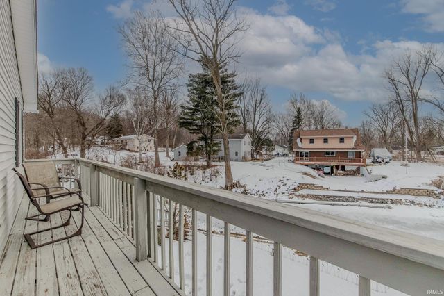 9285 E Sleepy Hollow Parkway, Cromwell, IN 46732