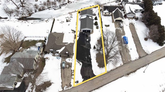 9285 E Sleepy Hollow Parkway, Cromwell, IN 46732