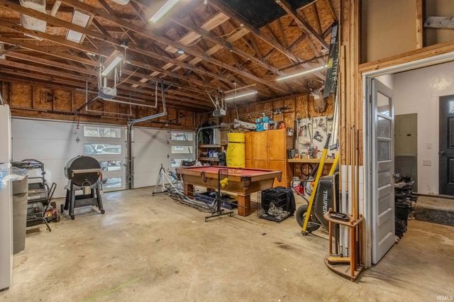 9285 E Sleepy Hollow Parkway, Cromwell, IN 46732