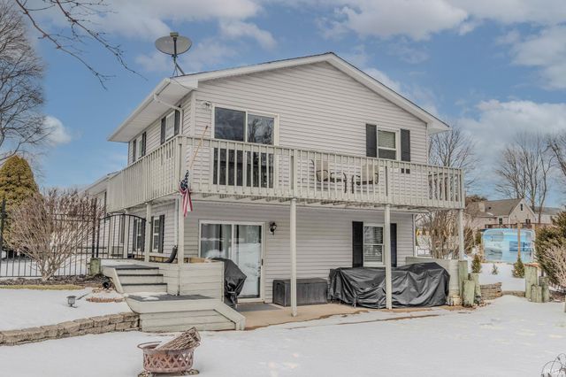 9285 E Sleepy Hollow Parkway, Cromwell, IN 46732