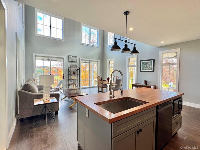 720 Sunny Hill Road, Greenville, NY 12083