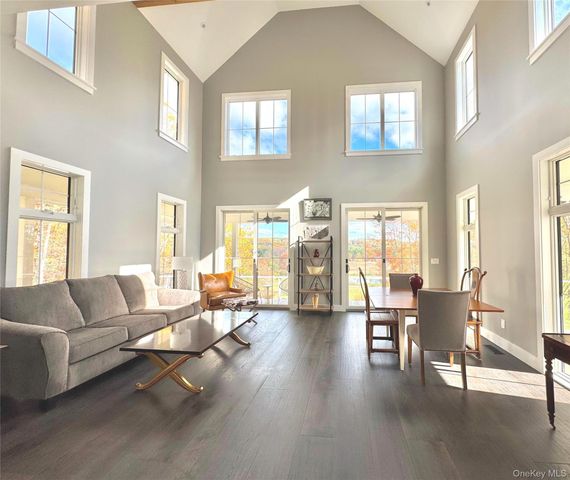 720 Sunny Hill Road, Greenville, NY 12083