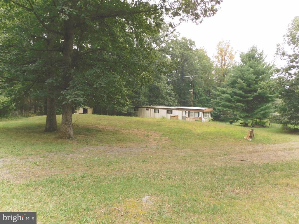 247 WHISKEY SPRINGS RD, Dillsburg, PA 17019