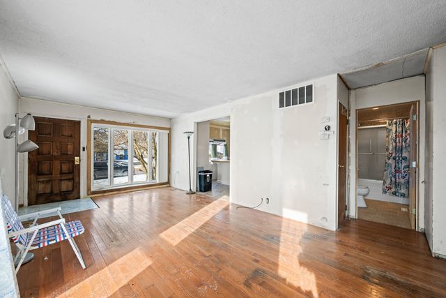 969 Berkley Street, Carpentersville, IL 60110