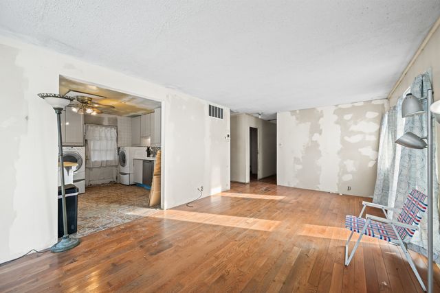 969 Berkley Street, Carpentersville, IL 60110