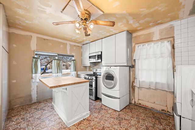 969 Berkley Street, Carpentersville, IL 60110