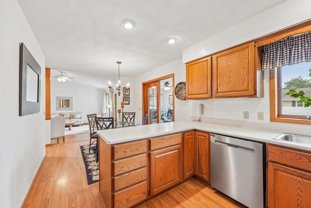 720 E Holly Road, Beloit, WI 53511
