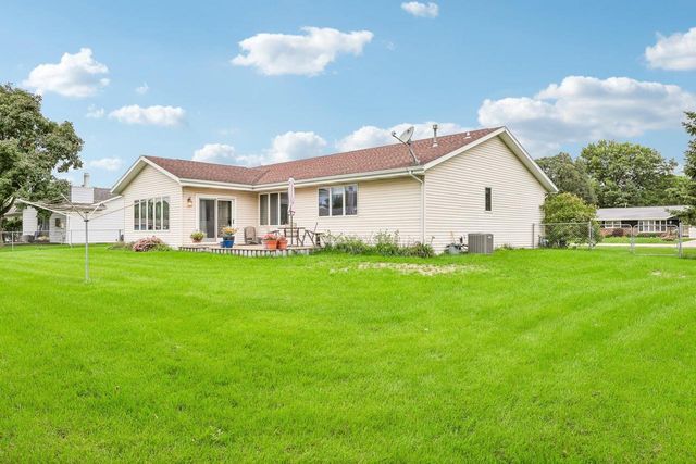 720 E Holly Road, Beloit, WI 53511