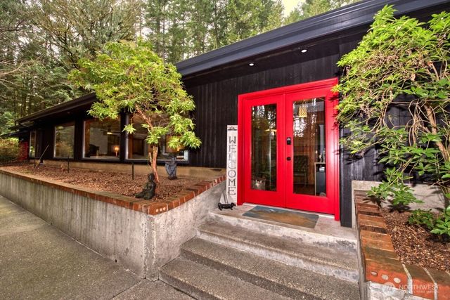 2041 Ptarmigan Lane NW, Poulsbo, WA 98370