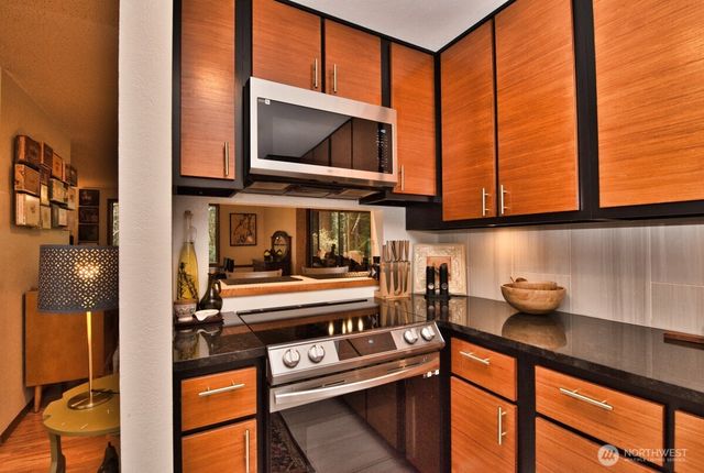 2041 Ptarmigan Lane NW, Poulsbo, WA 98370