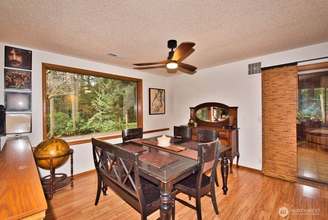 2041 Ptarmigan Lane NW, Poulsbo, WA 98370