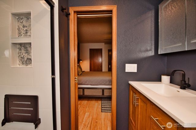 2041 Ptarmigan Lane NW, Poulsbo, WA 98370