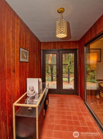 2041 Ptarmigan Lane NW, Poulsbo, WA 98370