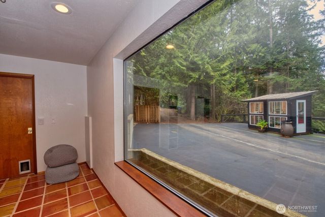 2041 Ptarmigan Lane NW, Poulsbo, WA 98370