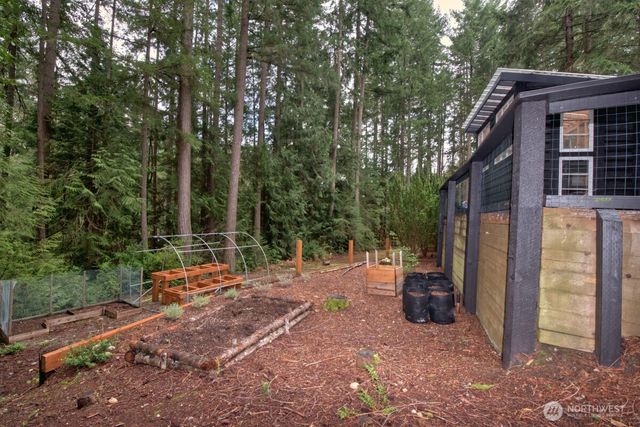 2041 Ptarmigan Lane NW, Poulsbo, WA 98370