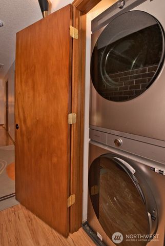 2041 Ptarmigan Lane NW, Poulsbo, WA 98370