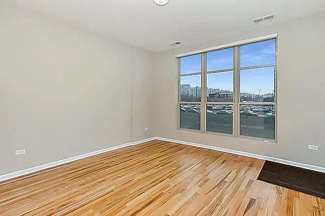 318 E 25th Street E 2E, Chicago, IL 60616