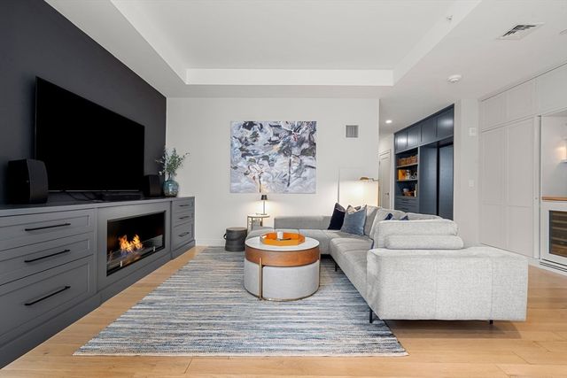 135 Seaport Blvd 1806, Boston, MA 02210