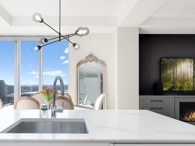 135 Seaport Blvd 1806, Boston, MA 02210